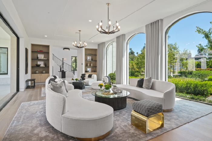 HOMEPAGE_1000-laurelway-thumbnails-700x466-01